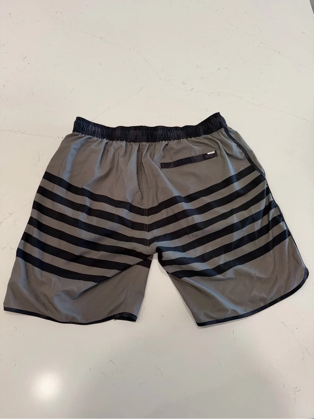 Vuori Men's Green/Gray and Black Striped Unlined Banks Shorts - Large